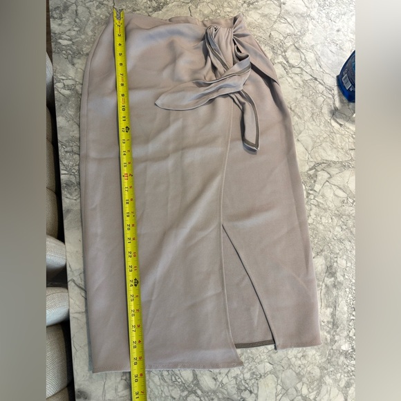 Babaton skirt - Picture 6 of 6